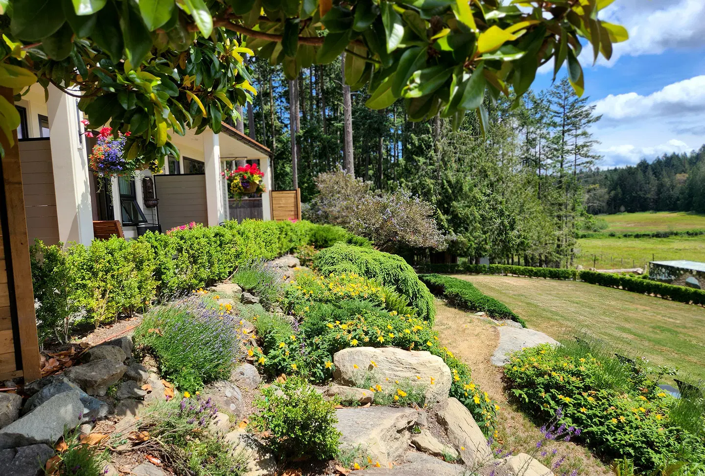 Woodstone Manor Inc. Garten