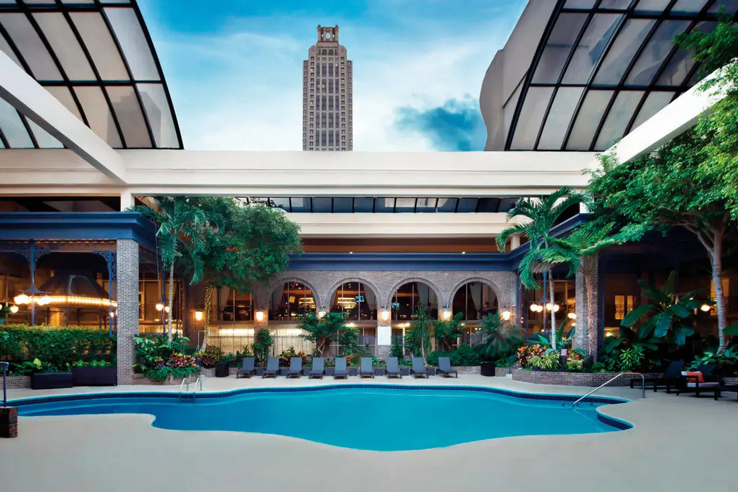 Courtland Grand Hotel EXTERIOR