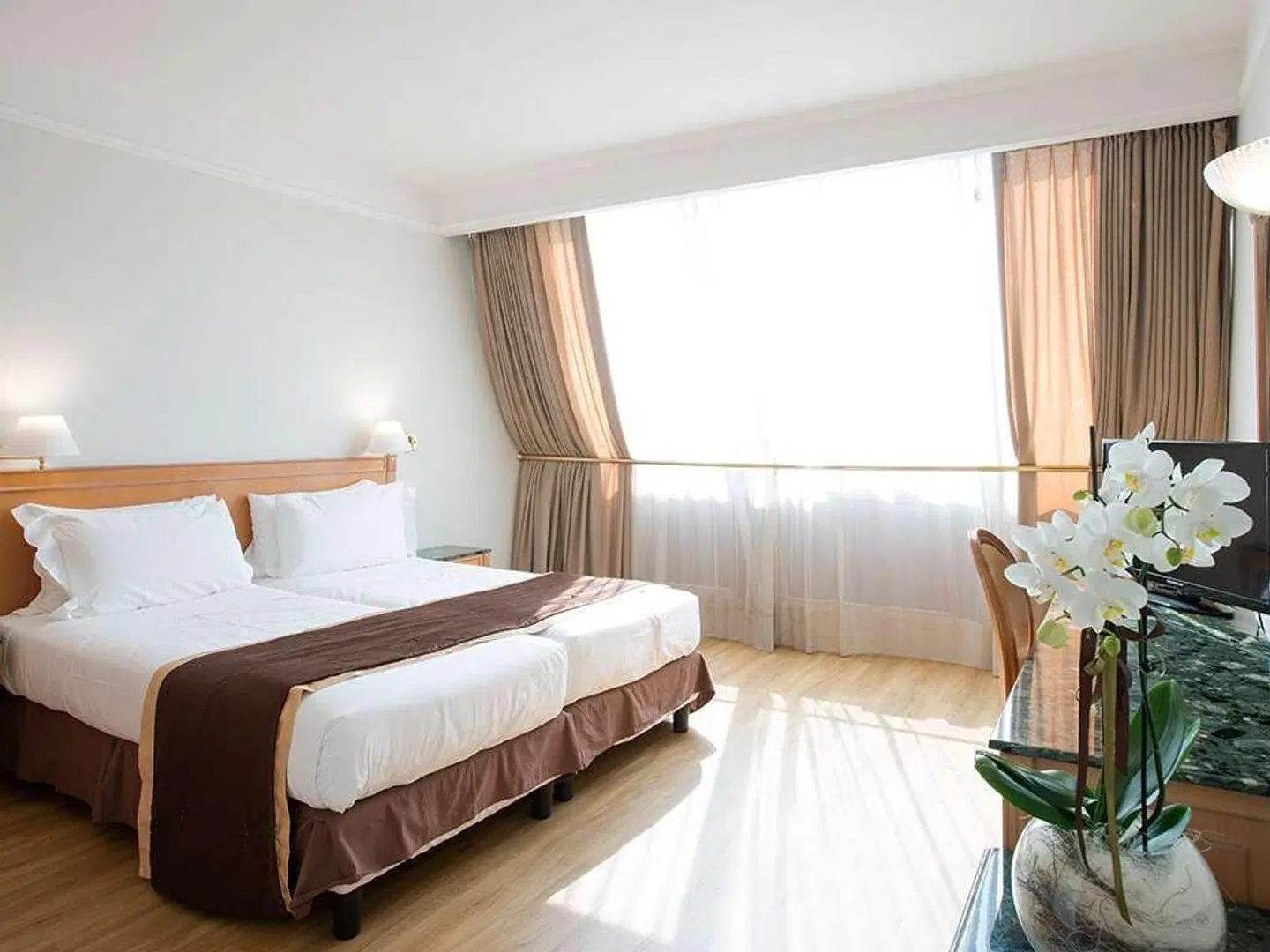 SHG Hotel de la Ville ROOM_EXAMPLE