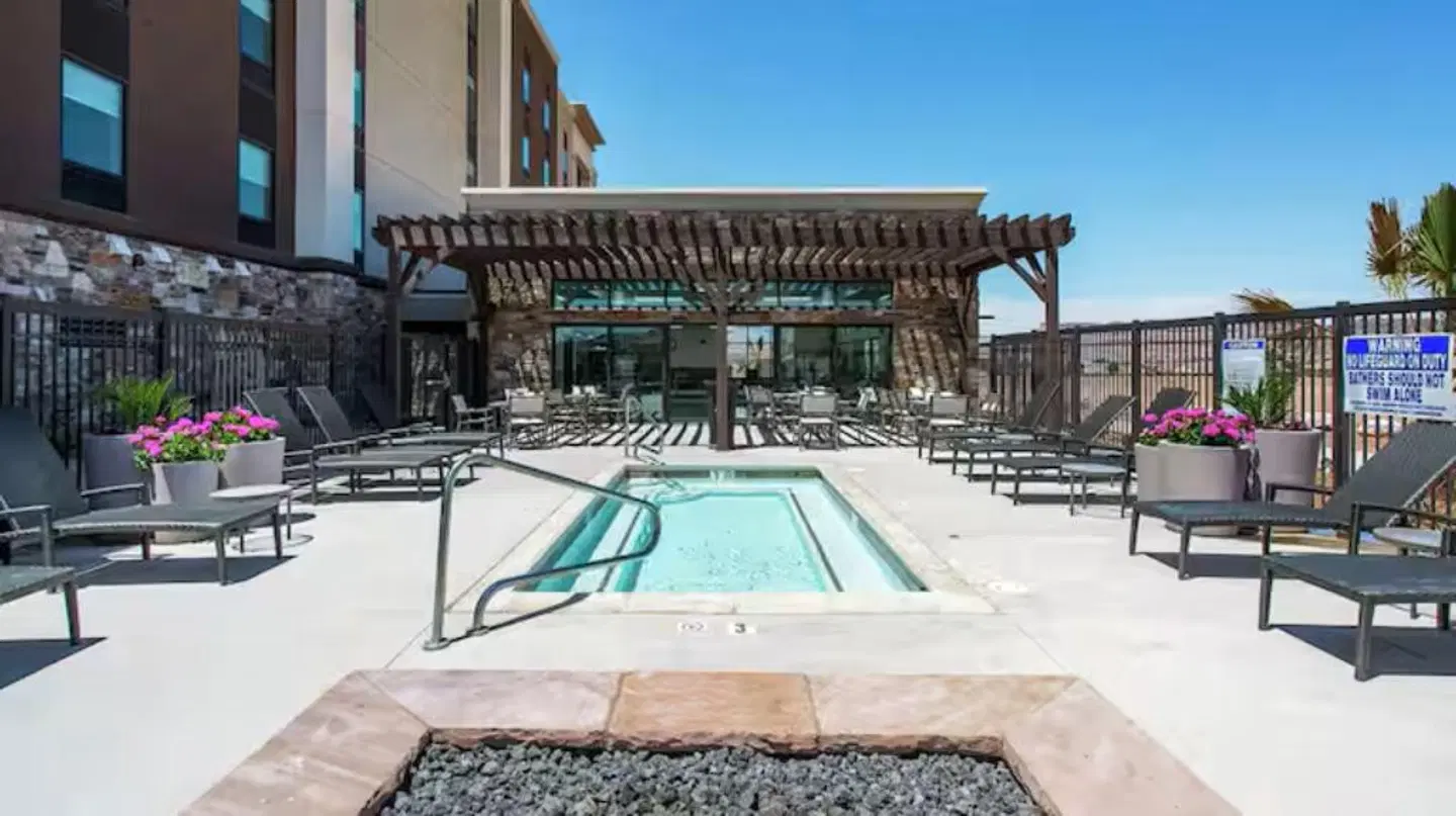 Hampton Inn & Suites St. George SunRiver OUTDOOR_POOL