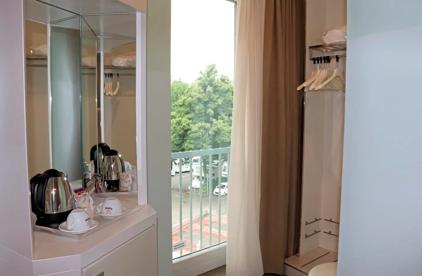 Ark Hotel ROOM_EXAMPLE