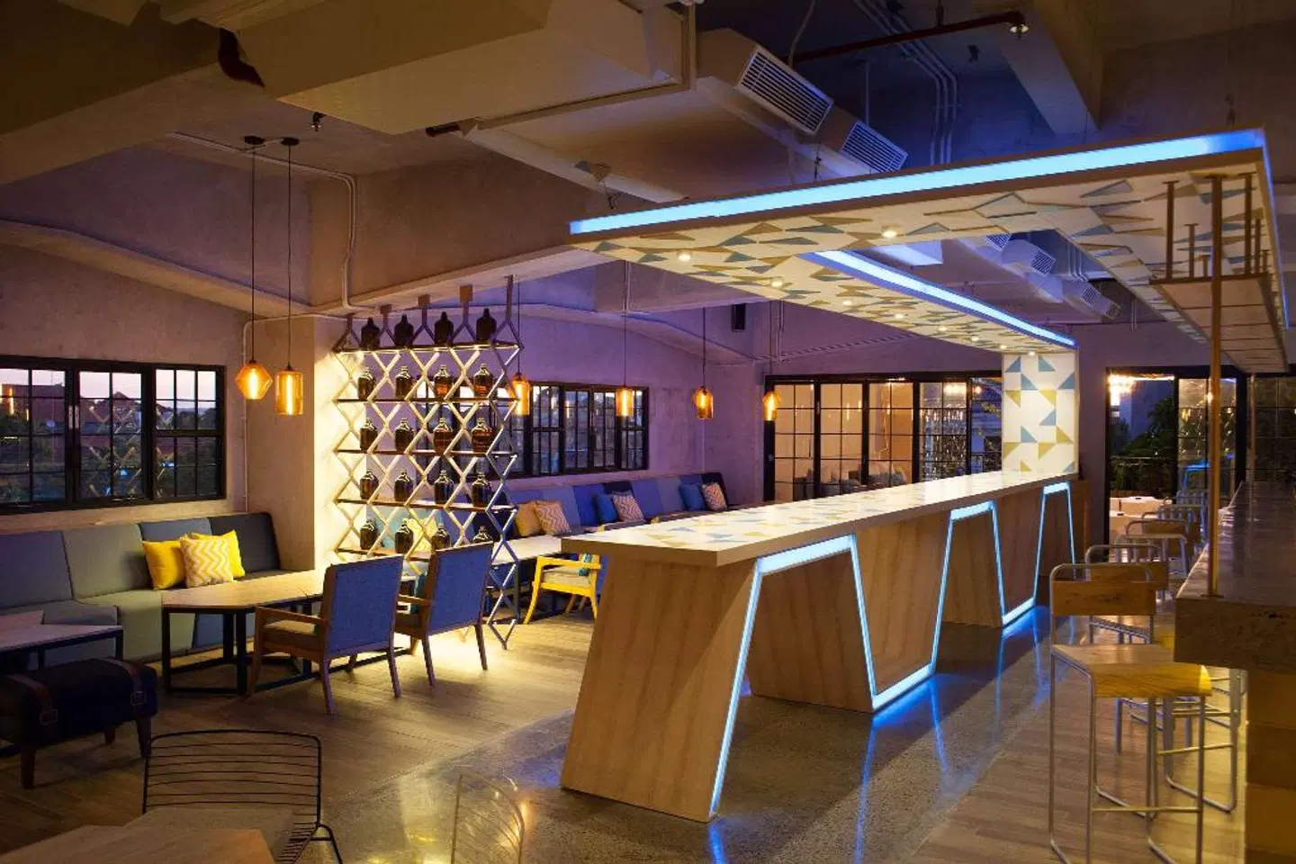 Sol House Bali Legian Bar