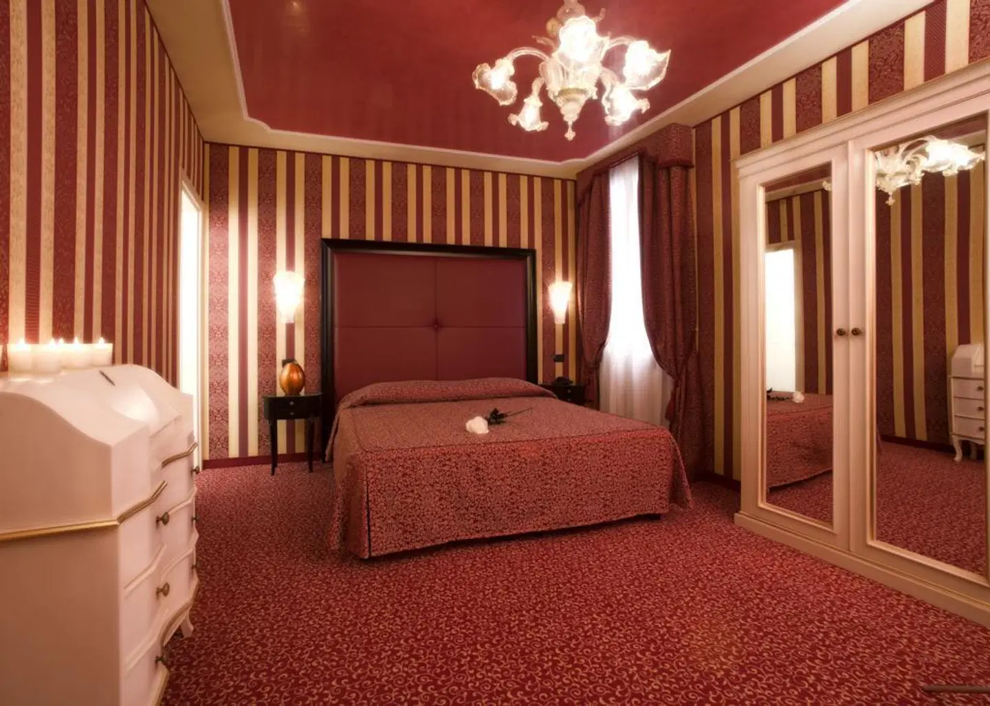 Alcyone ROOM_EXAMPLE