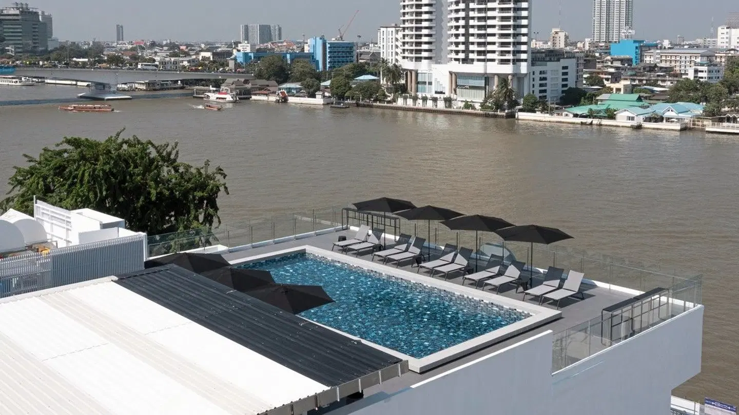The StandardX Bangkok Phra Arthit Terrasse