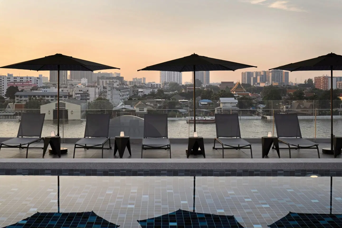 The StandardX Bangkok Phra Arthit Terrasse