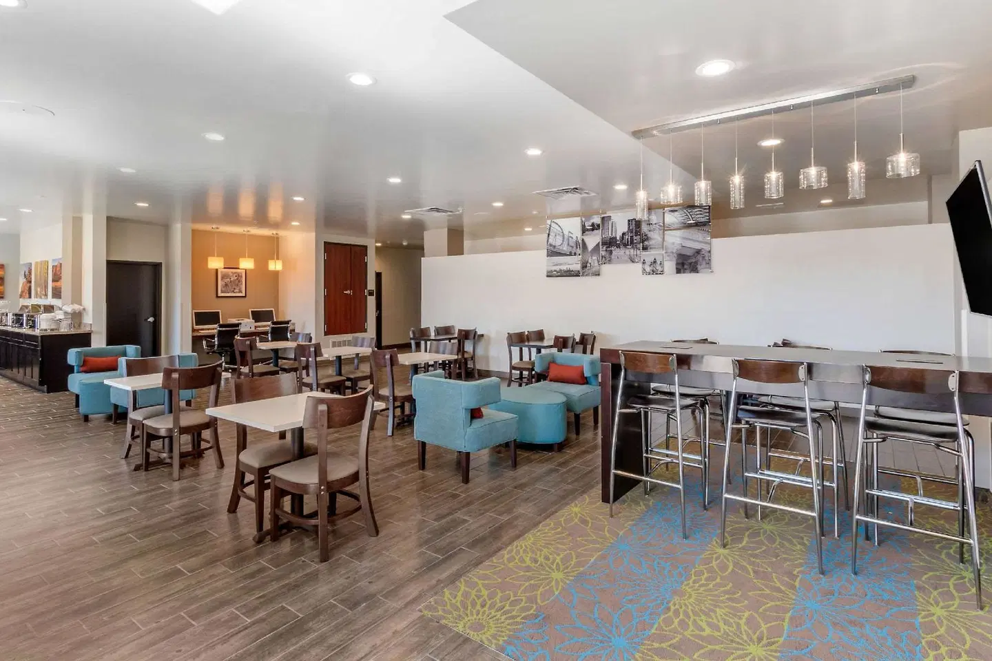 MainStay Suites Denver International Airport Restaurant