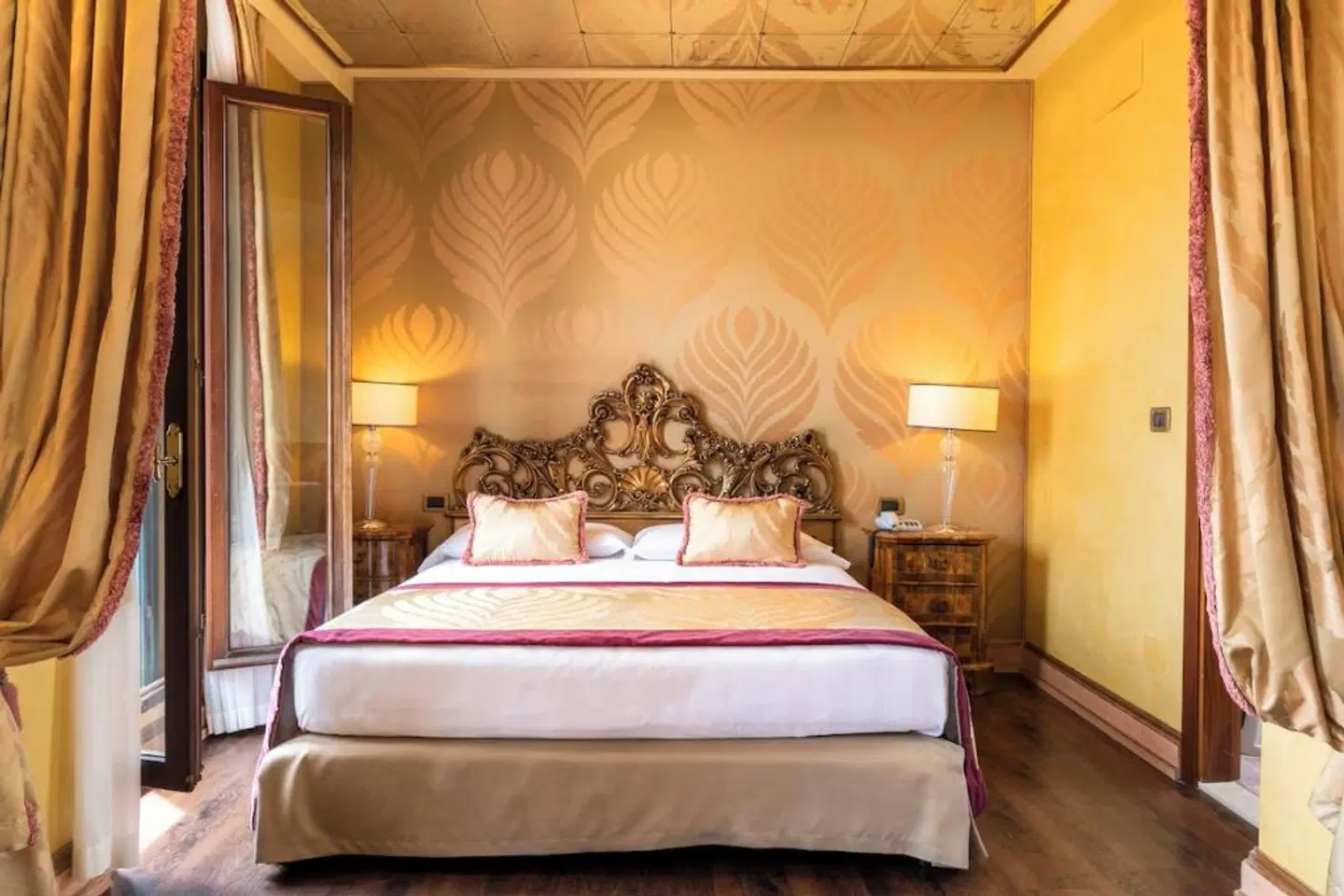 Amadeus ROOM_EXAMPLE