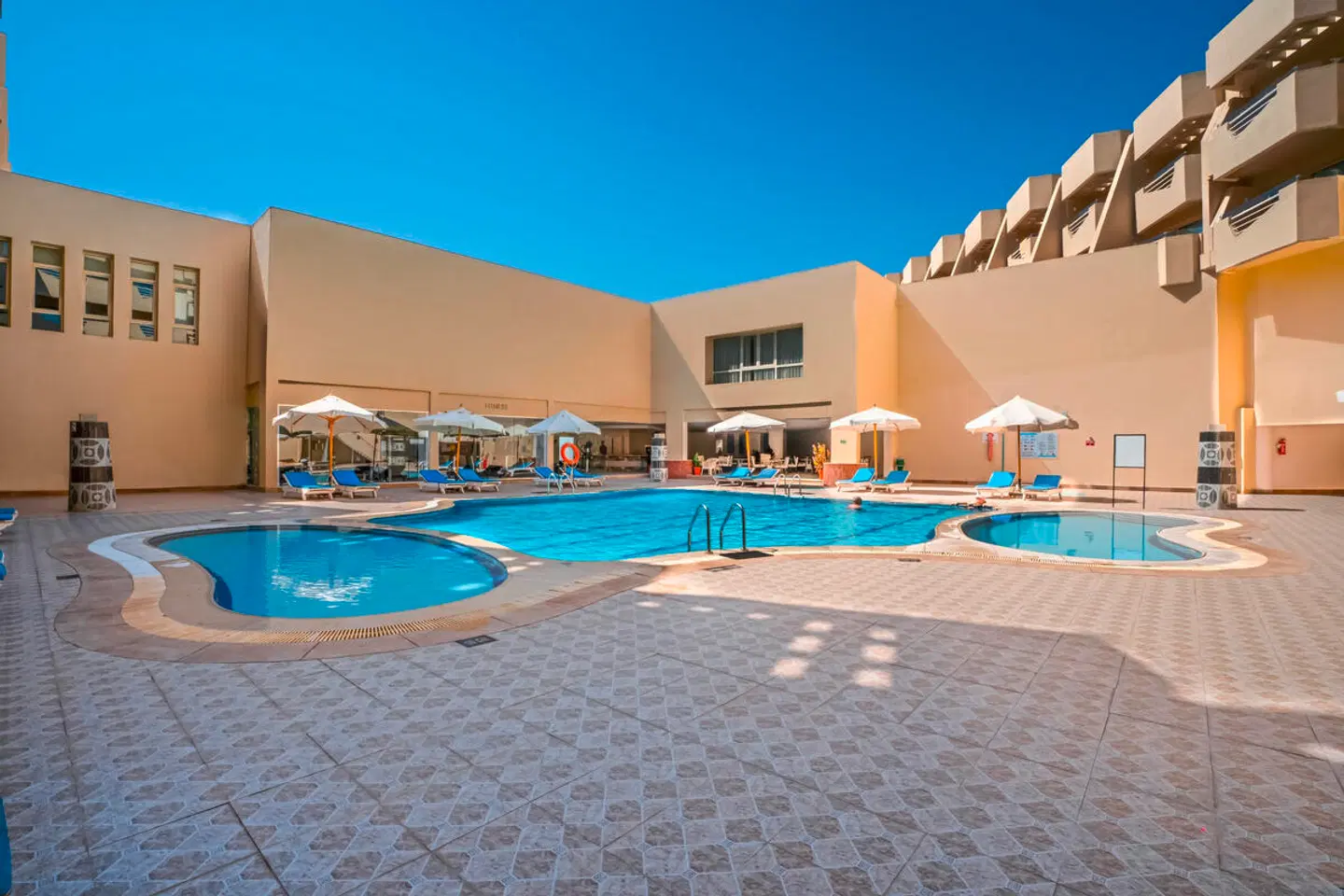 Seven Seas Jolie Bay OUTDOOR_POOL