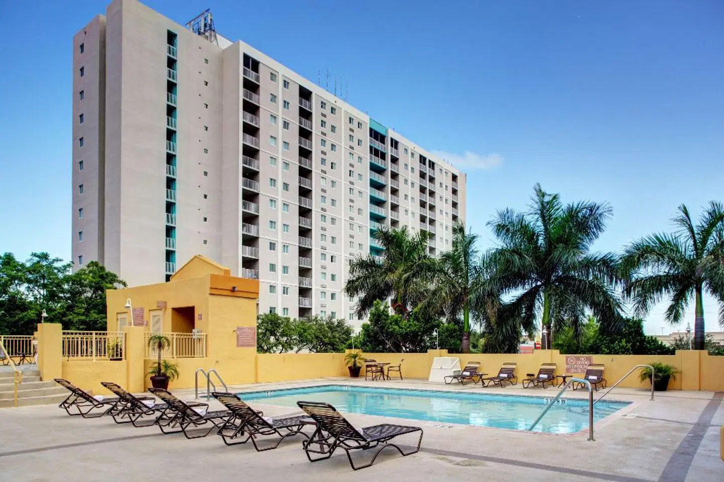 Hampton Inn & Suites Miami-Airport South-Blue Lagoon EXTERIOR