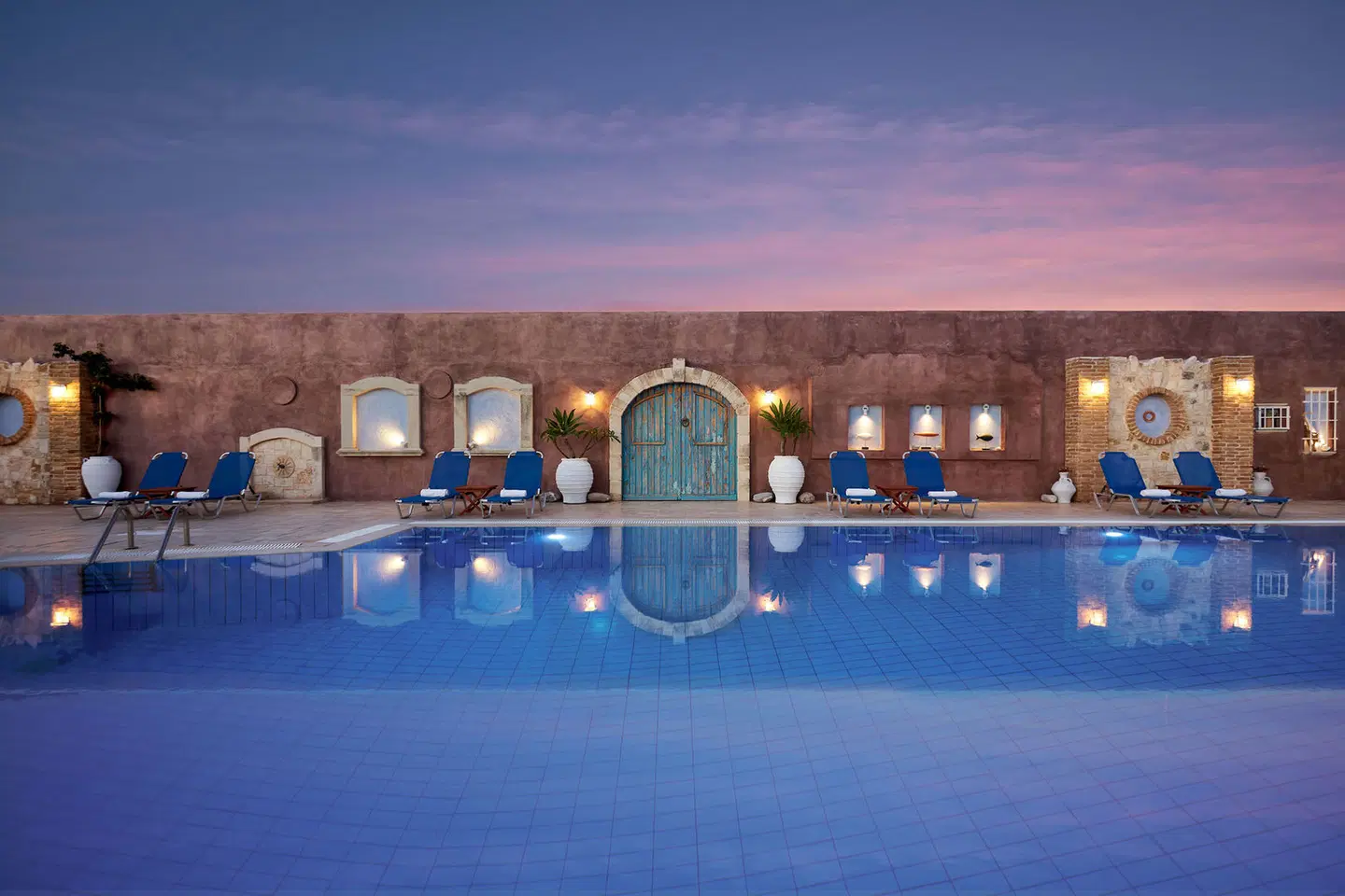 Golden Bay Hotel, Studios & Apartments OUTDOOR_POOL