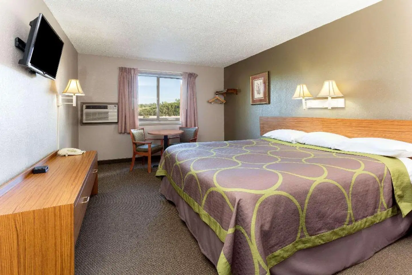 Super 8 by Wyndham Cos/Hwy. 24 E/PAFB Area ROOM_EXAMPLE