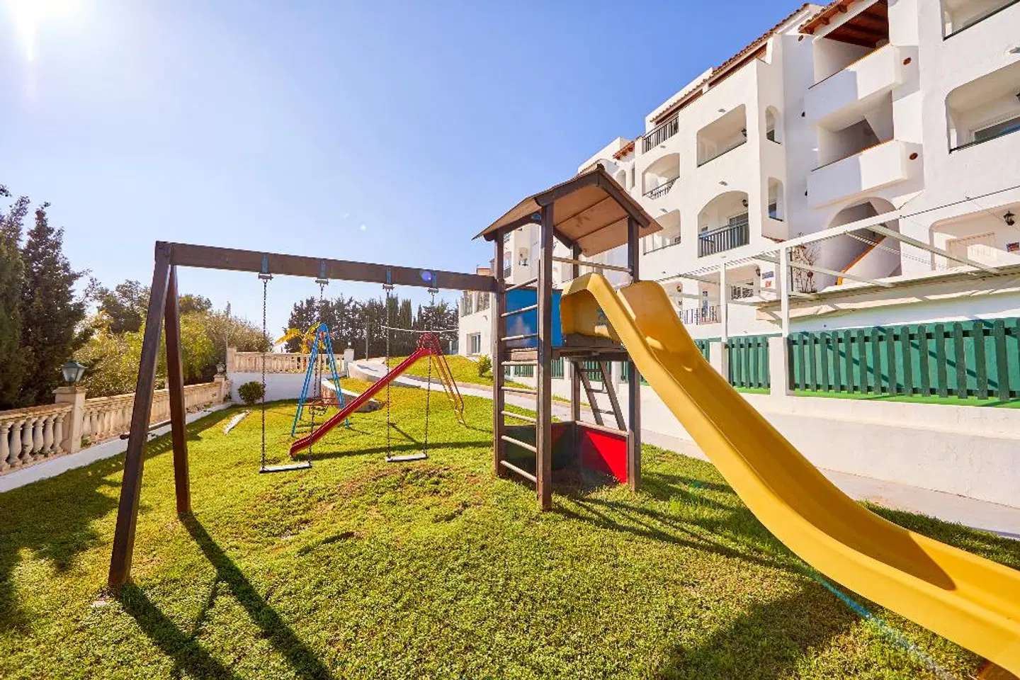 Holiday Center SPORTS_AND_LEISURE