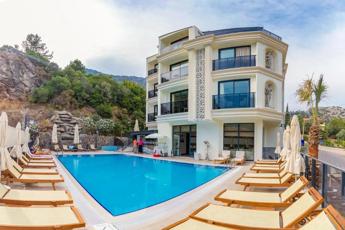 Amossia Elite Hotel OUTDOOR_POOL