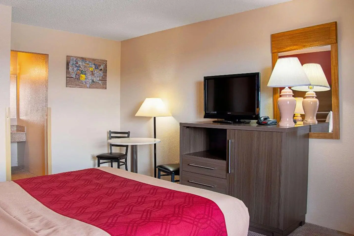 Econo Lodge ROOM_EXAMPLE
