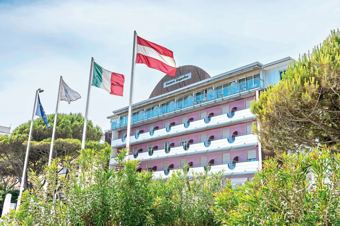 Cesare Augustus EXTERIOR