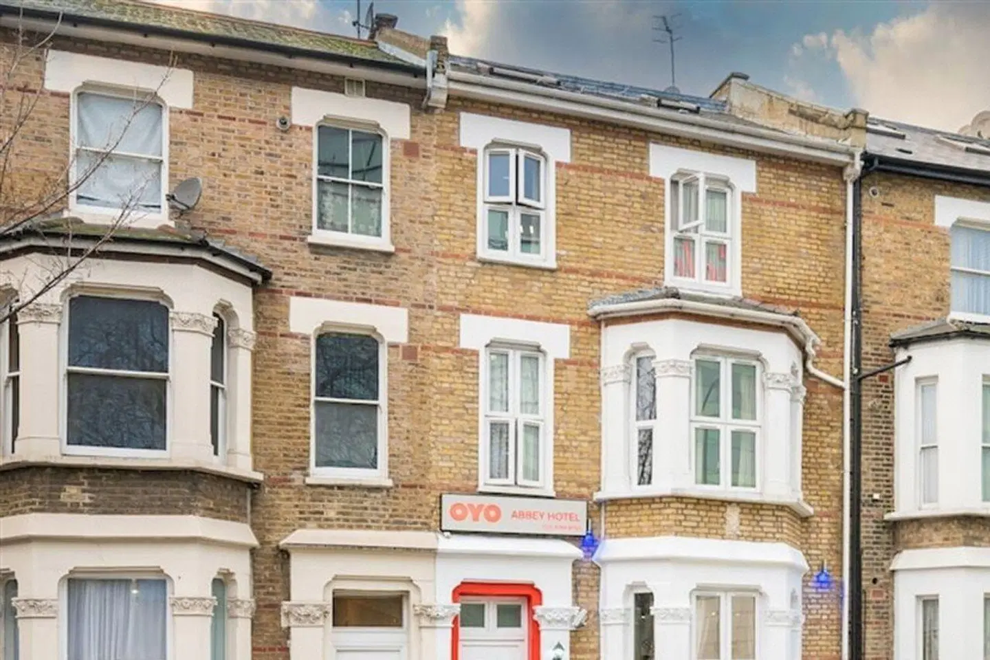 Abbey Hotel EXTERIOR