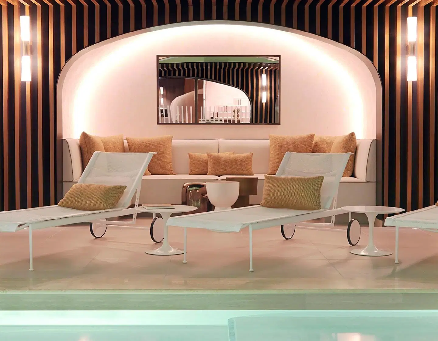 D'Aubusson OUTDOOR_POOL