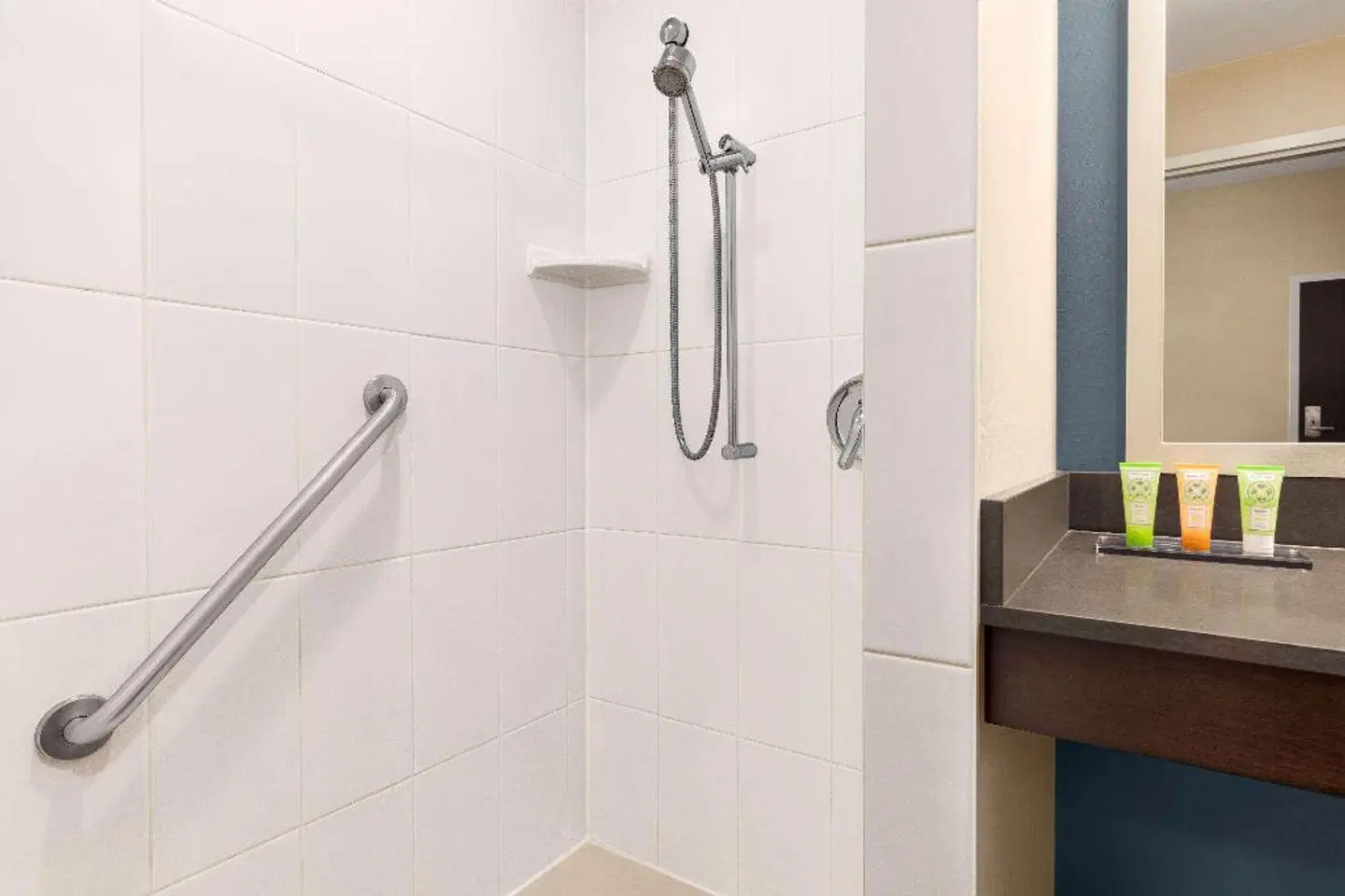 Wyndham Garden Niagara Falls Fallsview Badezimmer