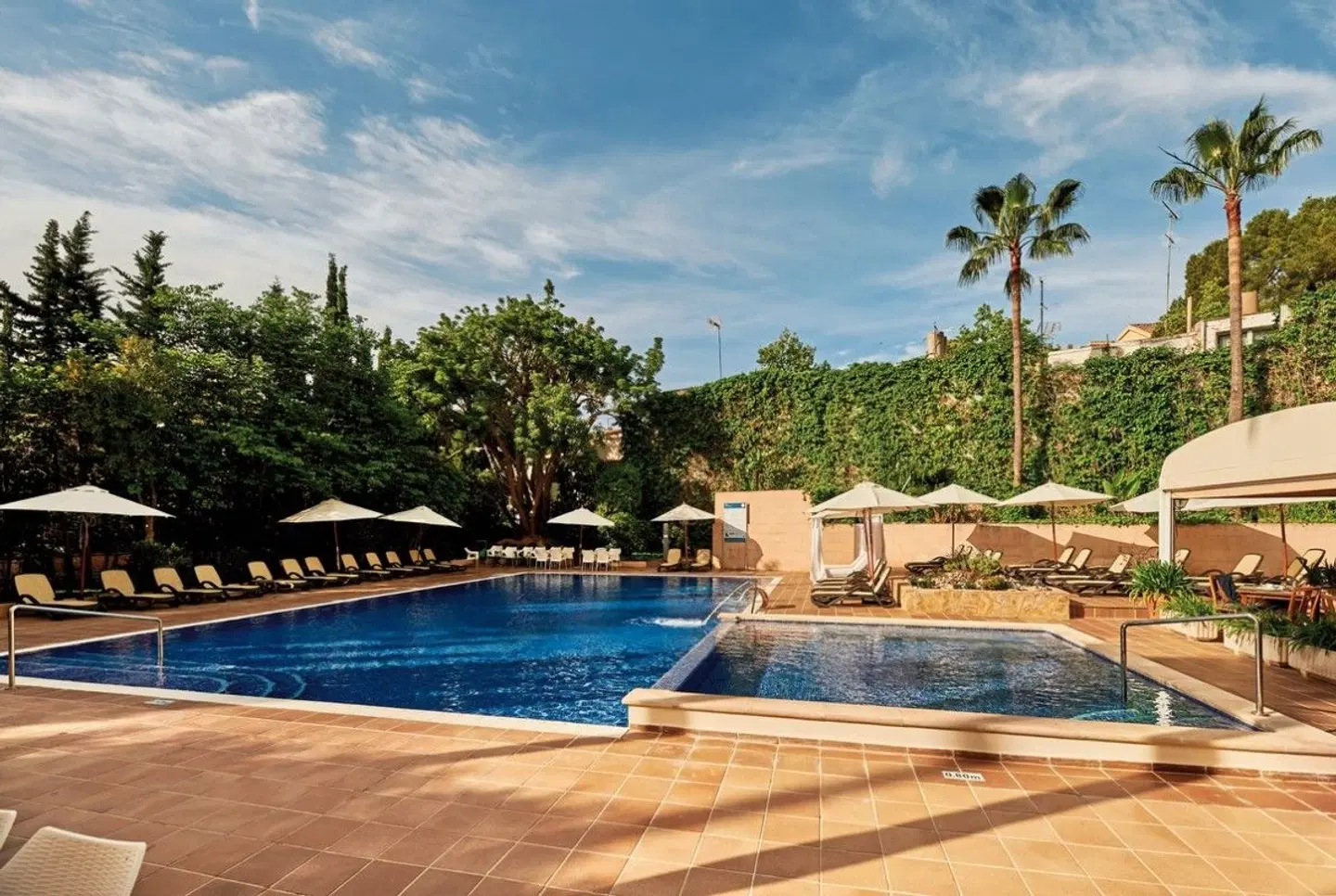 Roc Oberoy OUTDOOR_POOL