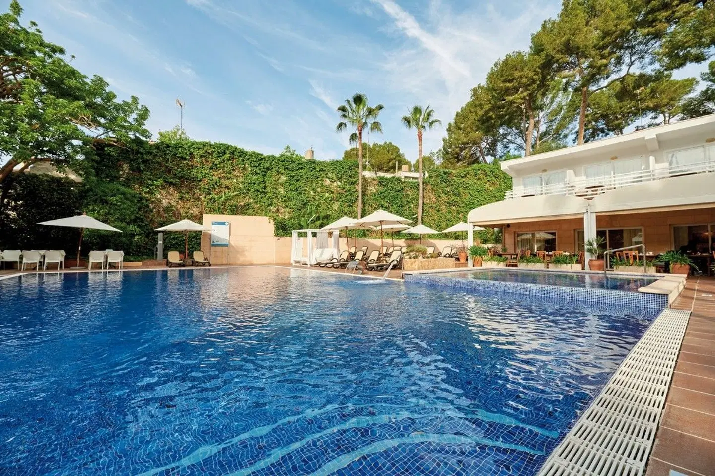 Roc Oberoy OUTDOOR_POOL