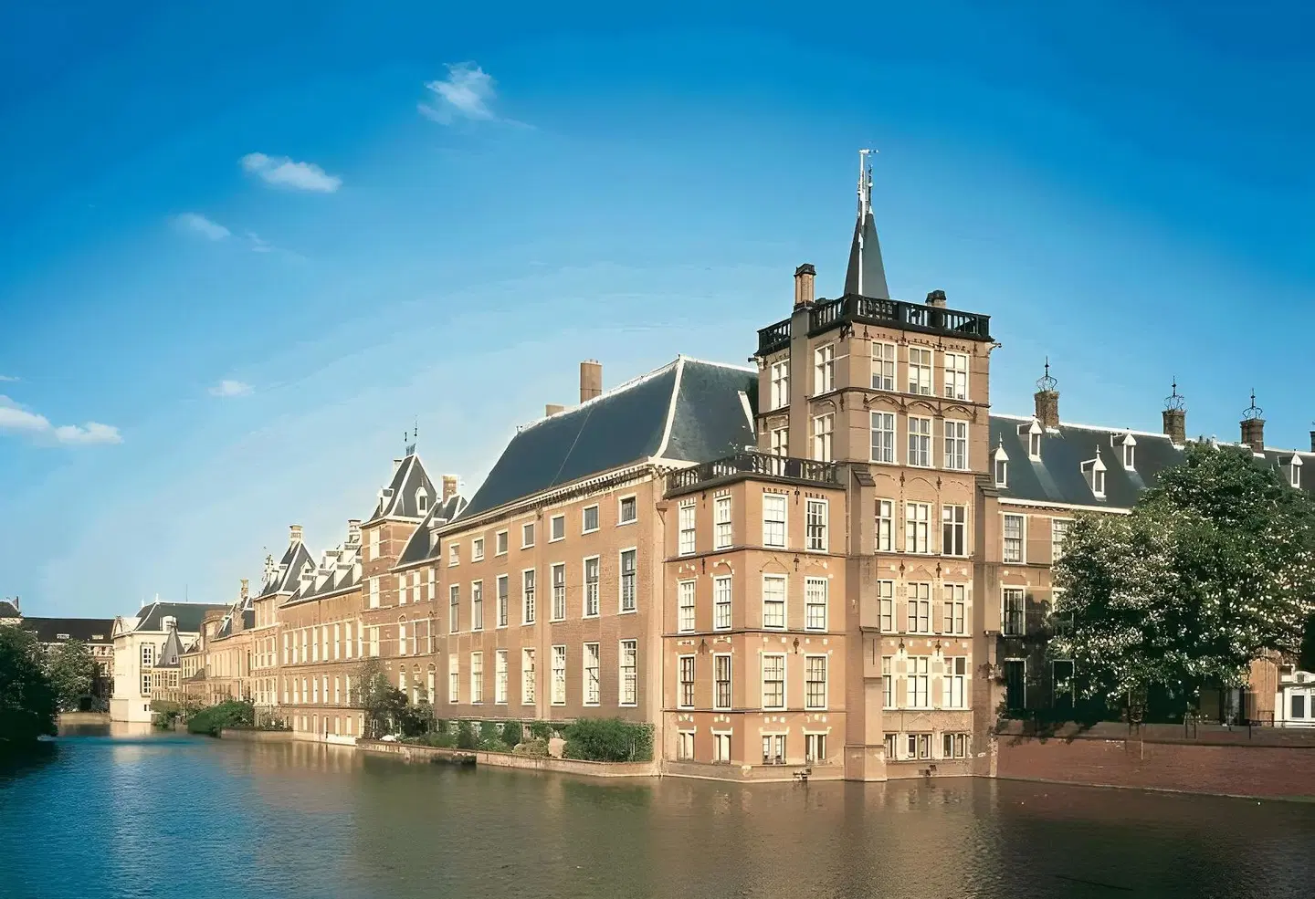 NH Den Haag EXTERIOR