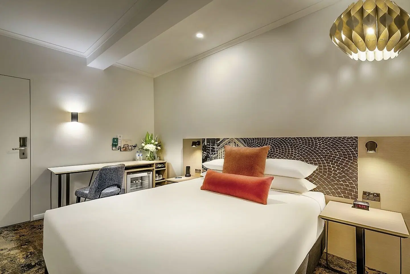 Batmans Hill on Collins Hotel ROOM_EXAMPLE