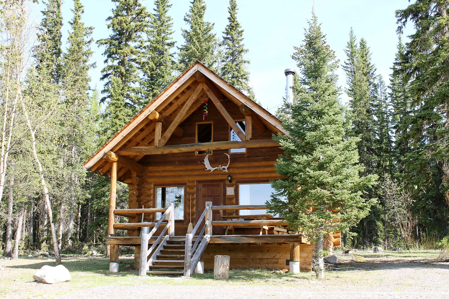 Ten-ee-ah Lodge EXTERIOR