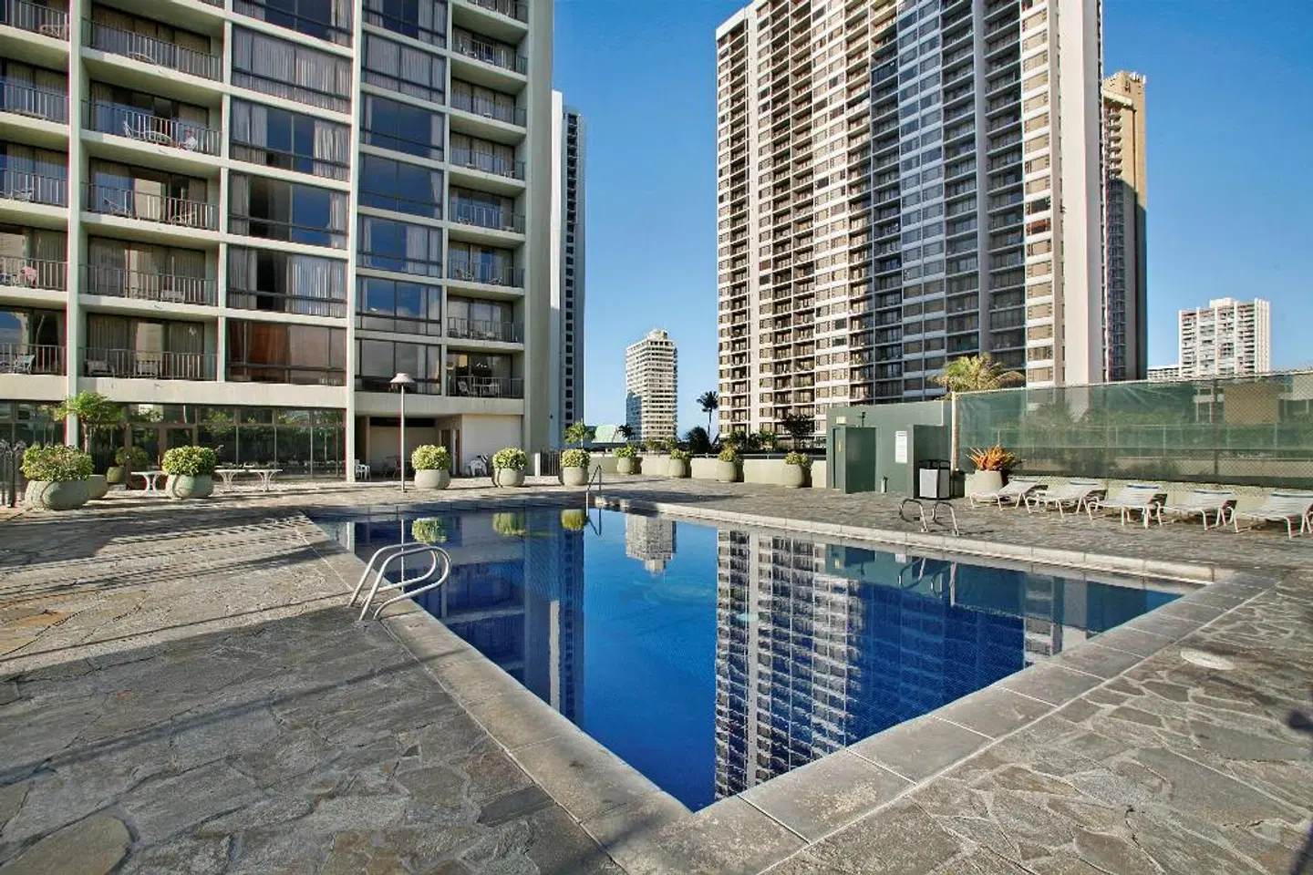 Aston Waikiki Sunset OUTDOOR_POOL