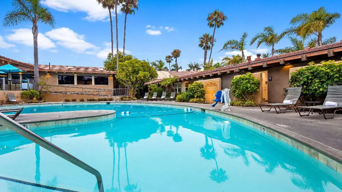 Best Western Plus Island Palms Hotel & Marina OUTDOOR_POOL