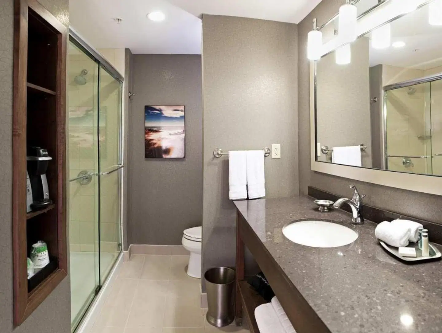 Hampton Inn by Hilton Halifax Downtown Badezimmer