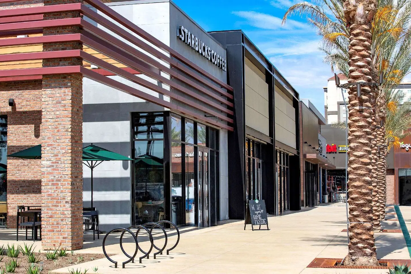 Cambria Hotel Anaheim Resort Area EXTERIOR