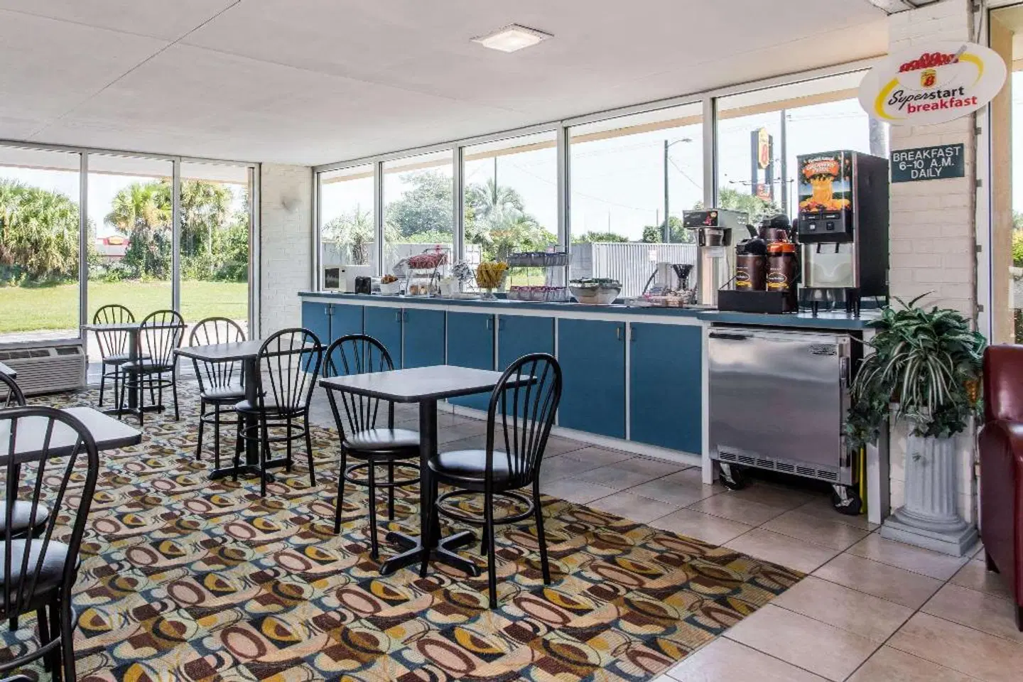 Super 8 by Wyndham Ocala I-75 Bar