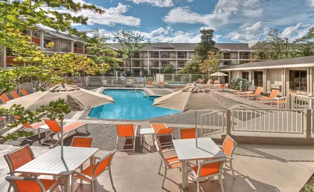 Ashland Hills Hotel & Suites Terrasse