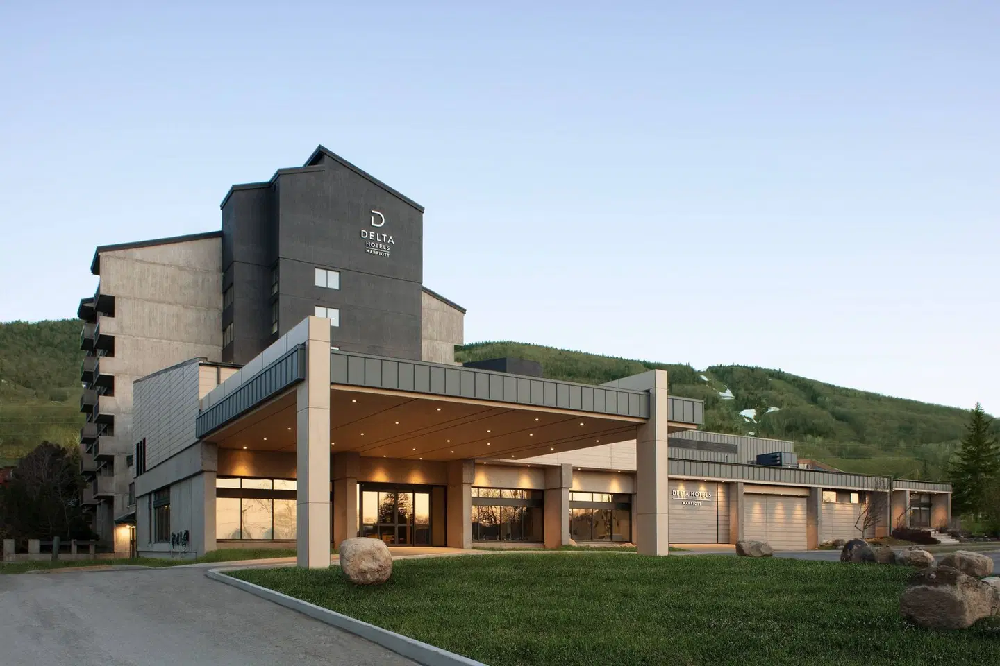 Delta Hotels, Mont Sainte-Anne, Resort & Convention Center EXTERIOR