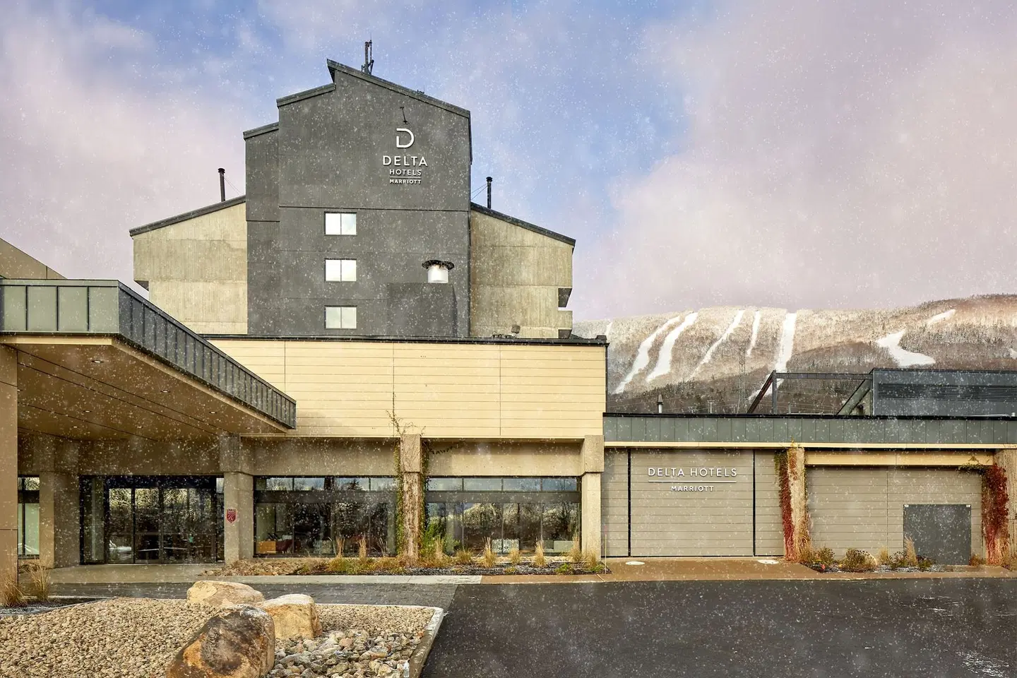 Delta Hotels, Mont Sainte-Anne, Resort & Convention Center EXTERIOR