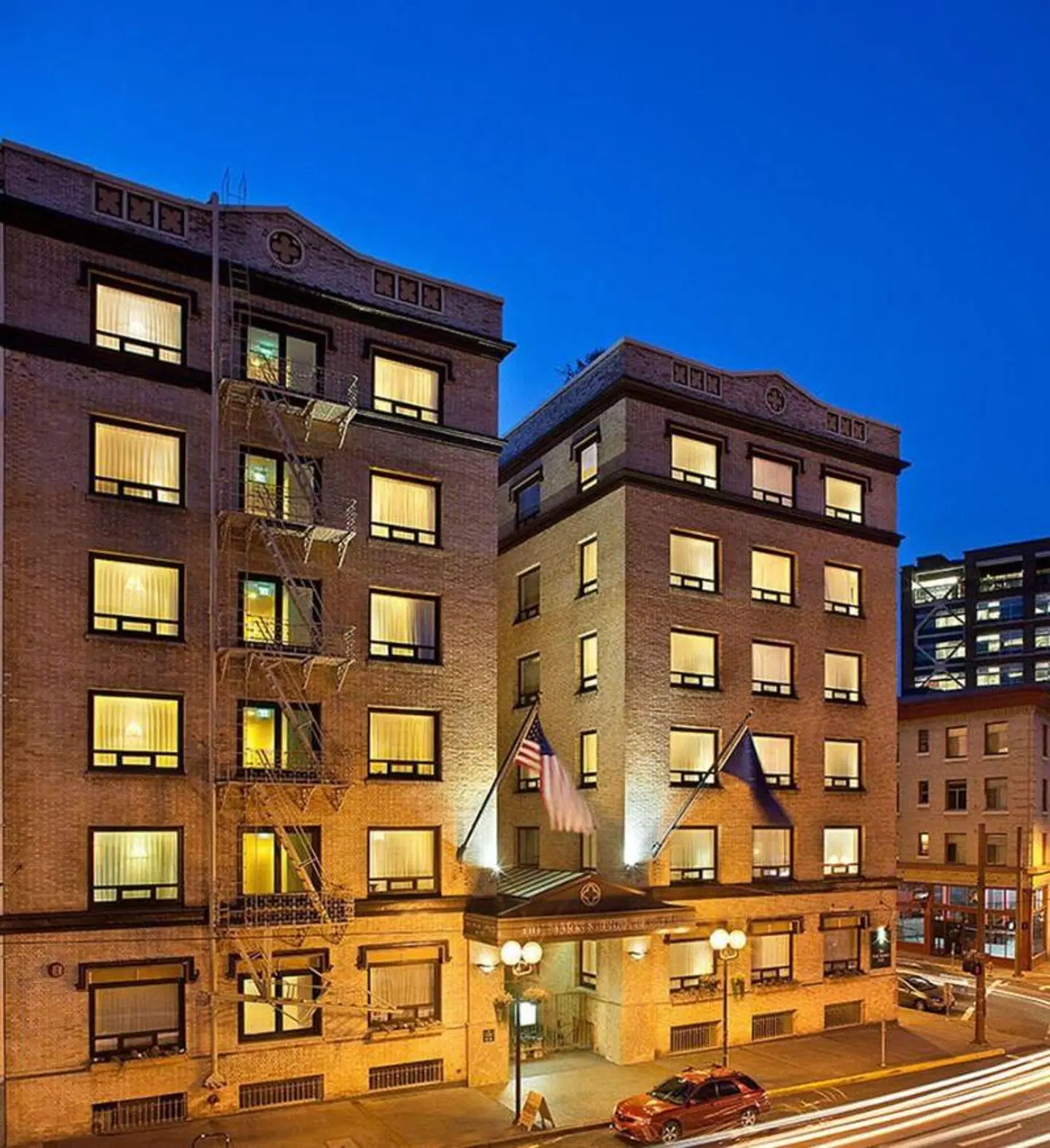 The Mark Spencer Hotel EXTERIOR