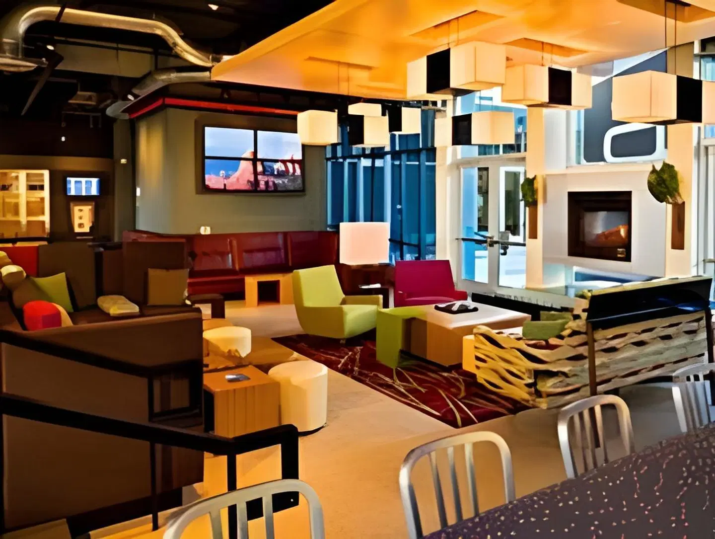 Aloft Portland Airport at Cascade Station Restaurant