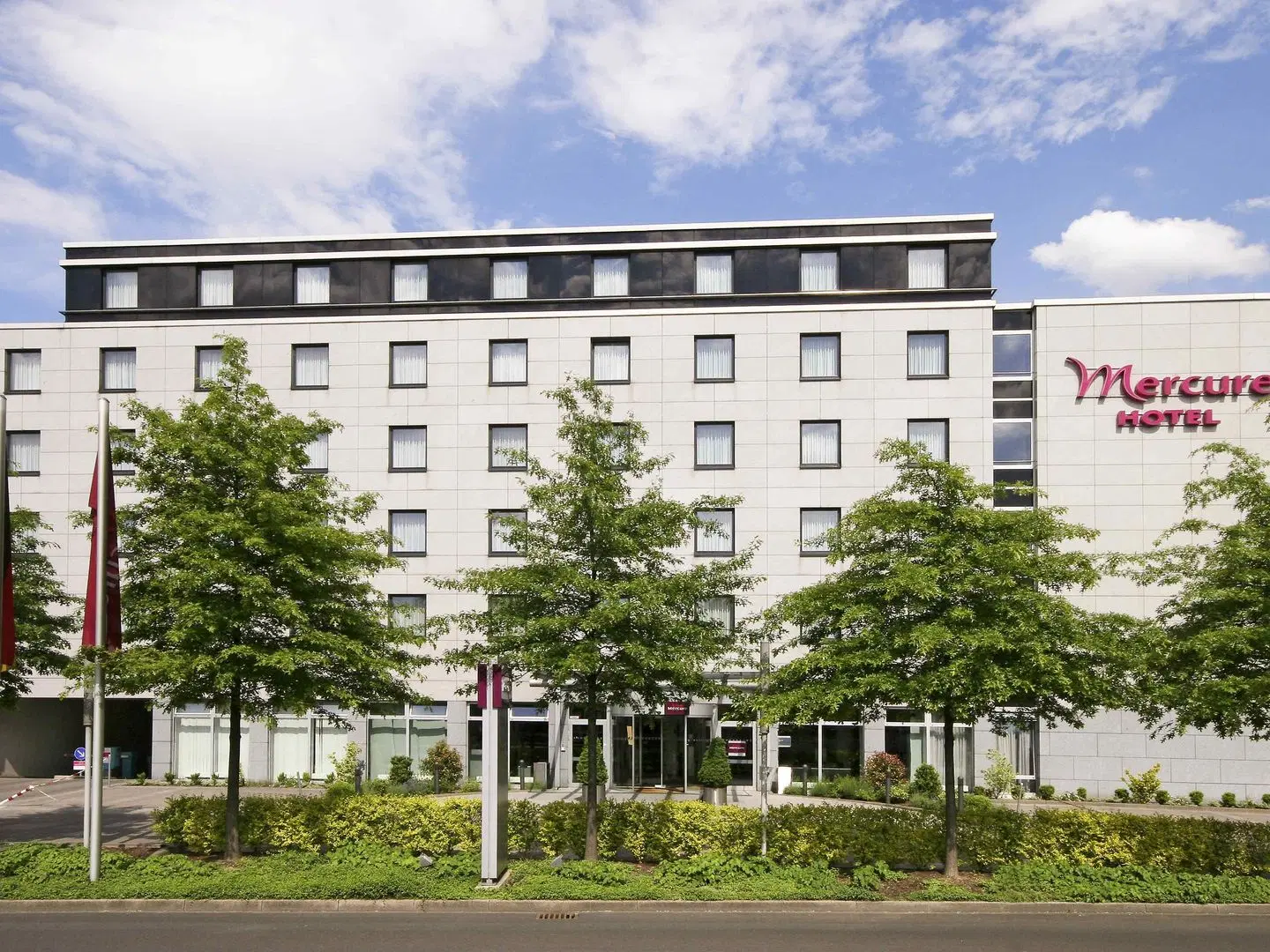 Mercure Duesseldorf City Nord EXTERIOR