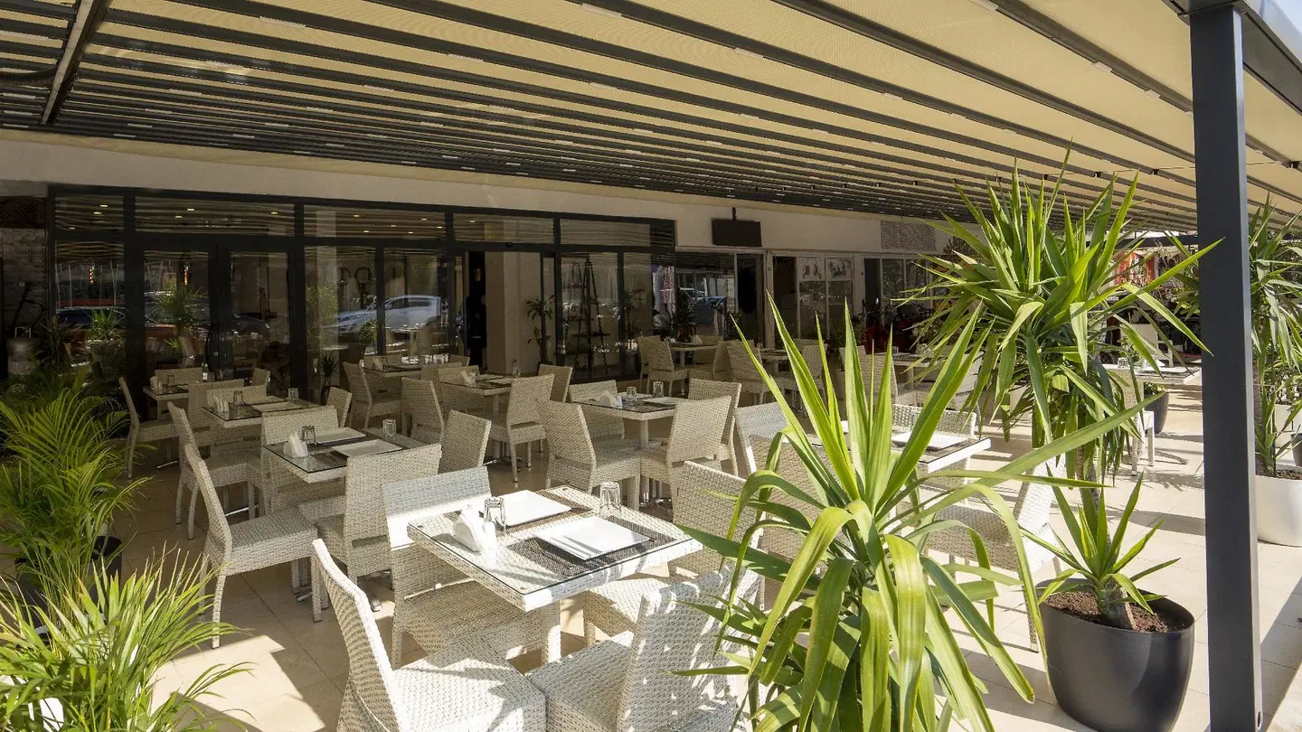 Alesta Seaside Residence Restaurant