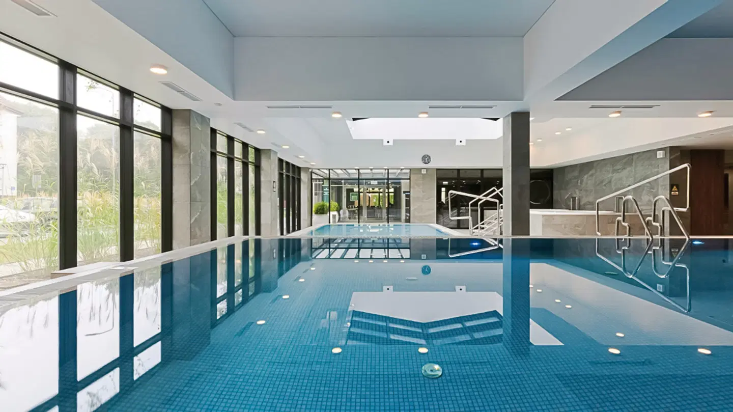 Green Port Apartamenty by VacationClub Hallenbad