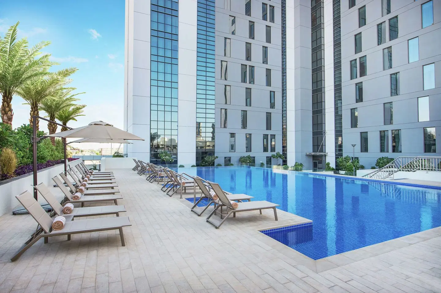 Hampton by Hilton Dubai Airport OUTDOOR_POOL