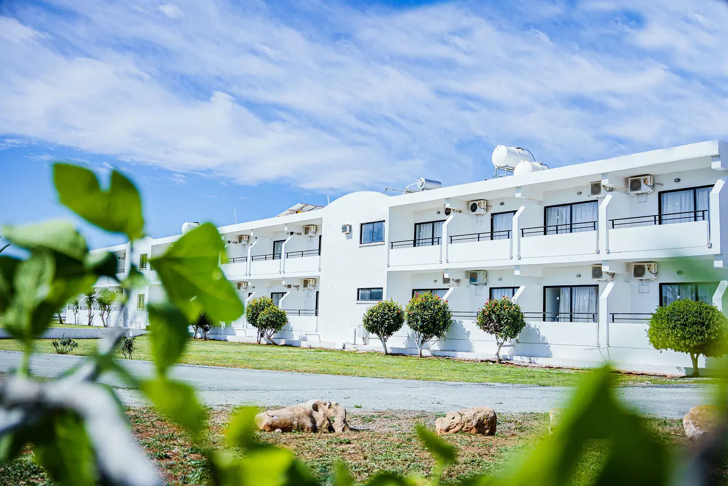 Konnos Bay Gardens EXTERIOR