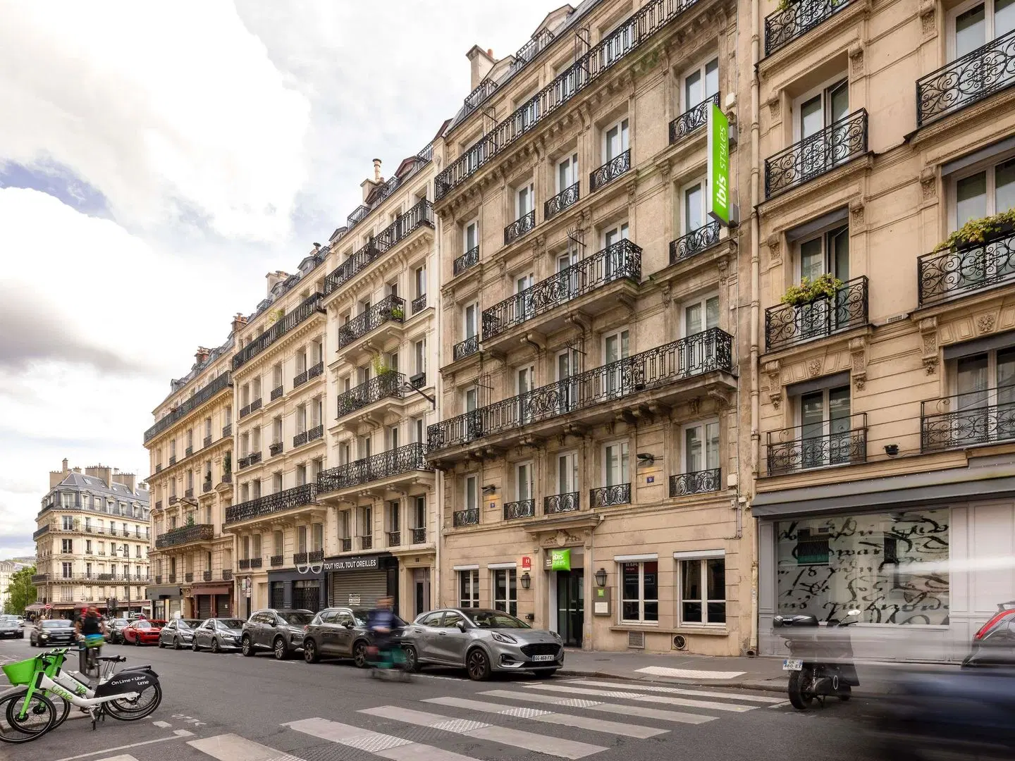 ibis Styles Paris Gare Saint-Lazare EXTERIOR