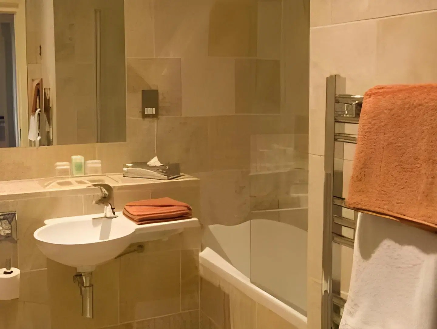 Premier Suites Dublin Badezimmer