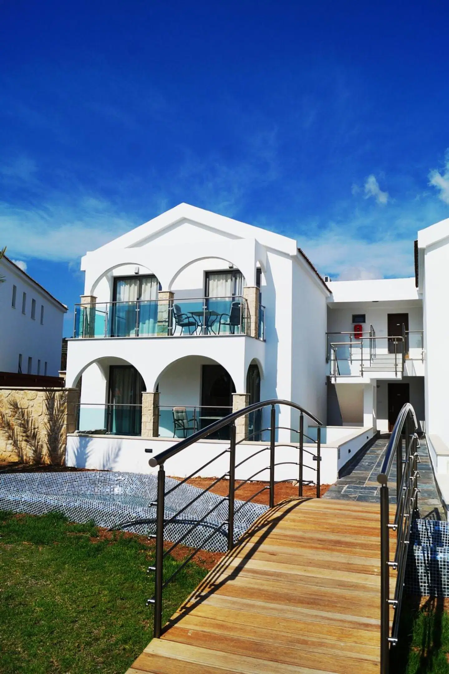 Latchi Escape Hotel & Suites EXTERIOR