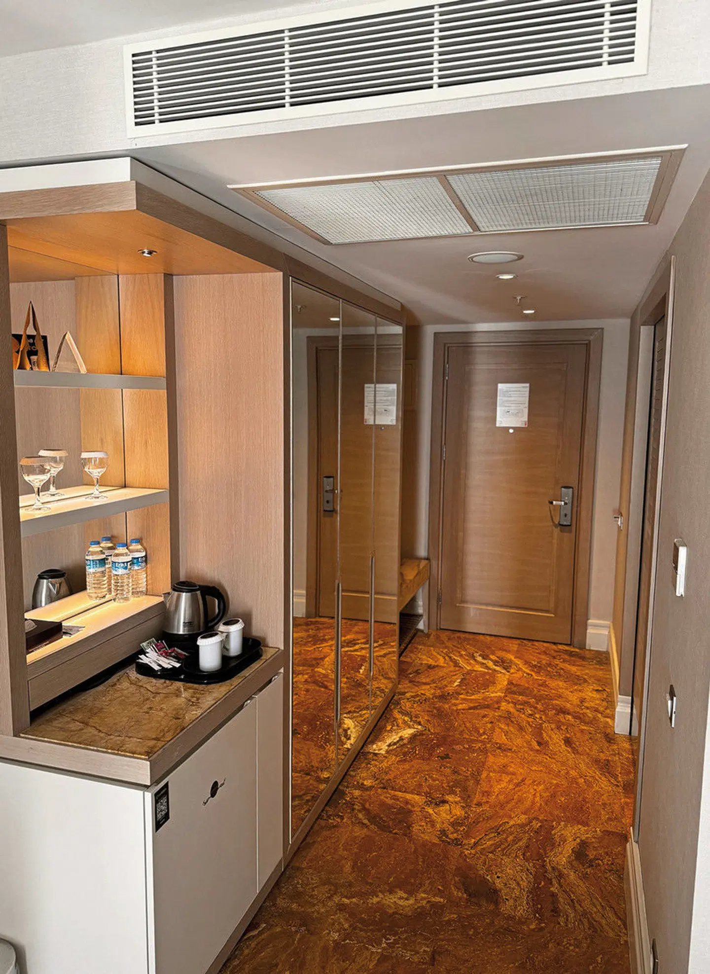 Charisma Deluxe Hotel ROOM_EXAMPLE