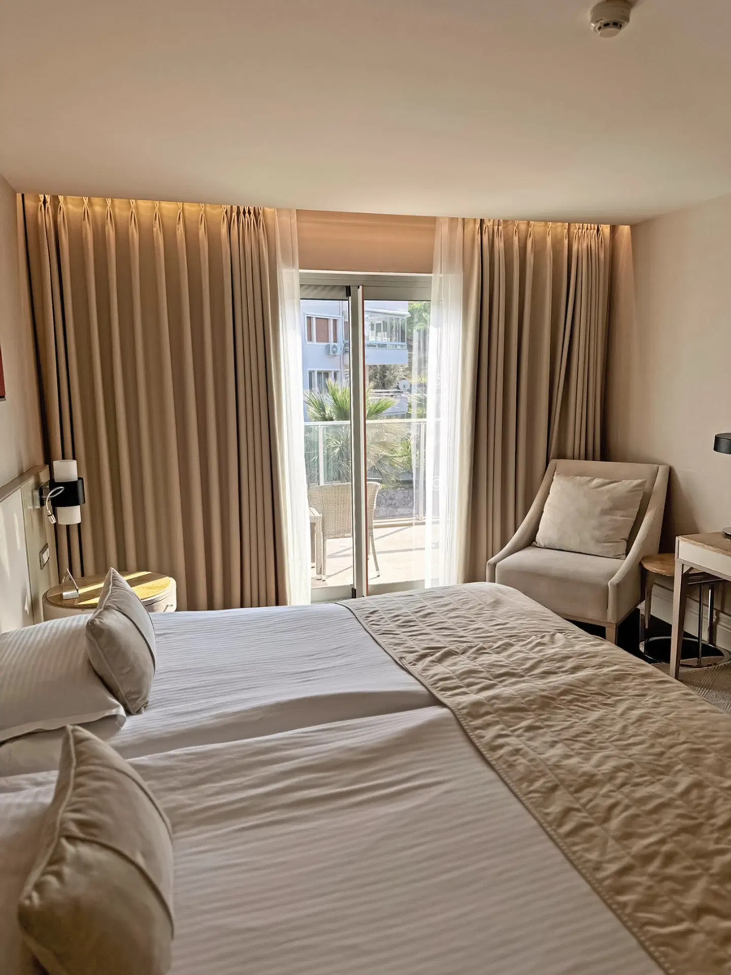 Charisma Deluxe Hotel ROOM_EXAMPLE