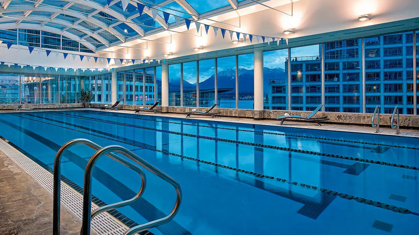 Auberge Vancouver Hotel Hallenbad