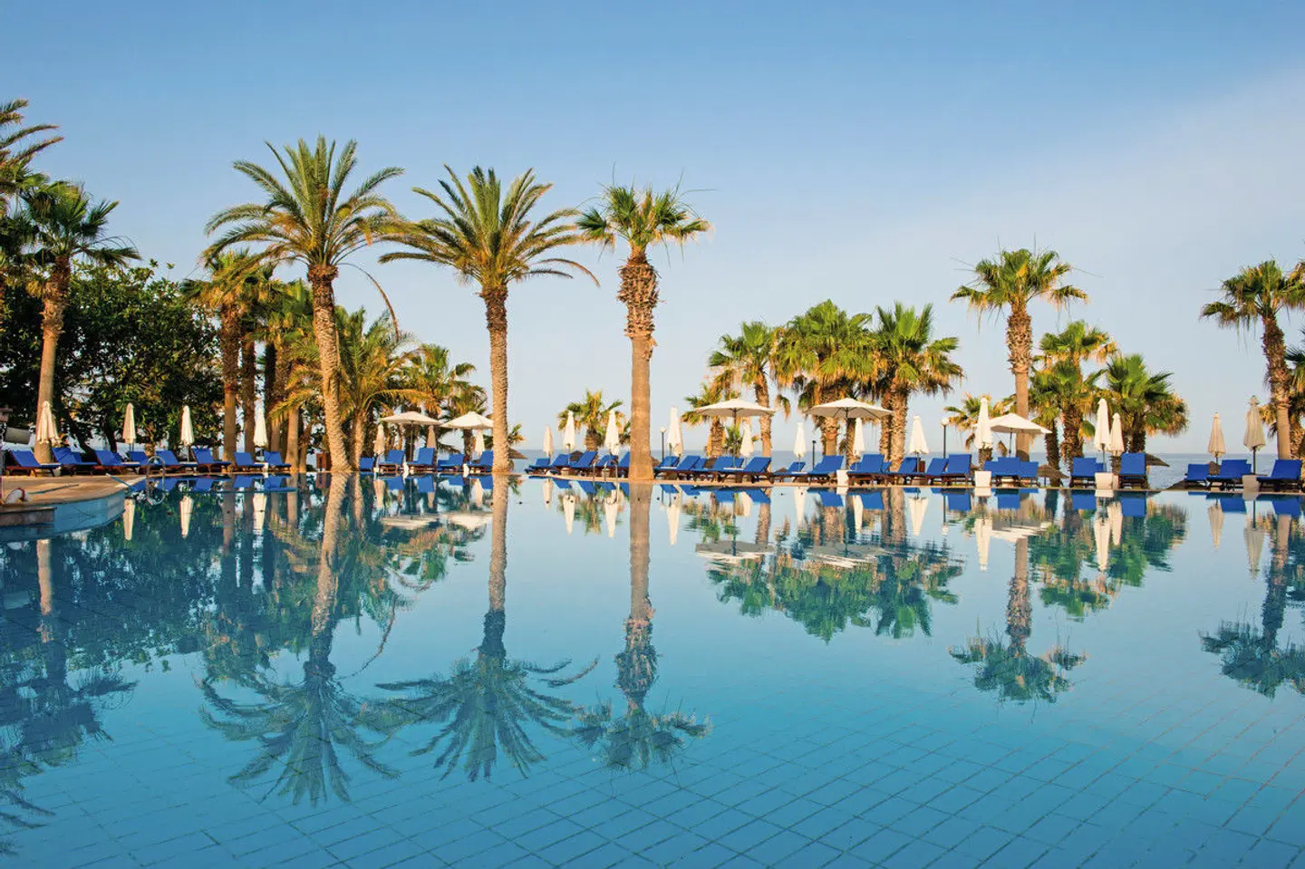 Azia Resort & Spa OUTDOOR_POOL