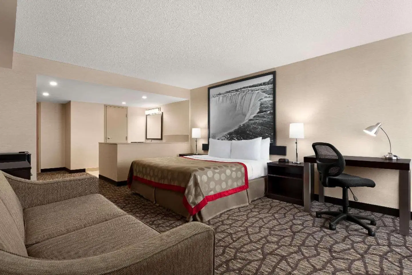 Ramada by Wyndham, Niagara Falls Near Fallsview District ROOM_EXAMPLE